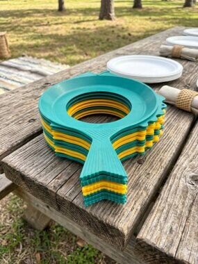 Vintage Plate-Mate Paper Plate Fish Shaped Plastic Holders Picnic BBQ Accessory